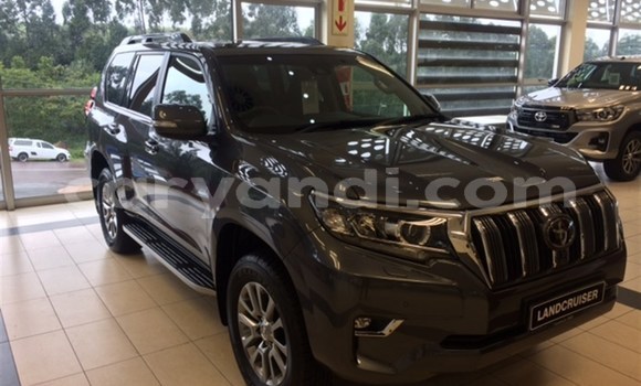 Nunua Ilio tumika Toyota Prado Fedha Gari ndani ya Chinsali nchini Kaskazini Nunua Ilio tumika Toyota Prado Fedha Gari ndani ya Chinsali nchini Kaskazini