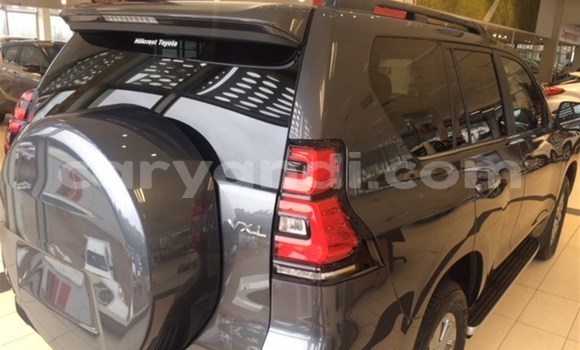 Nunua Ilio tumika Toyota Prado Fedha Gari ndani ya Chinsali nchini Kaskazini Nunua Ilio tumika Toyota Prado Fedha Gari ndani ya Chinsali nchini Kaskazini