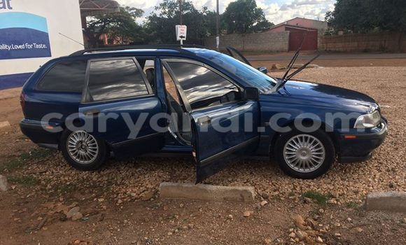 Acheter Occasion Voiture Volvo V40 Bleu à Chipata, Zambie Acheter Occasion Voiture Volvo V40 Bleu à Chipata, Zambie