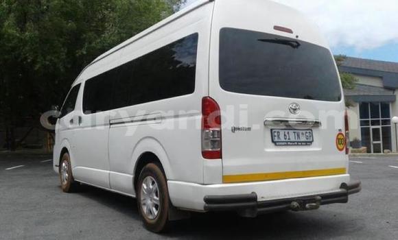 Acheter Occasion Voiture Toyota Hiace Blanc à Lusaka, Zambie Acheter Occasion Voiture Toyota Hiace Blanc à Lusaka, Zambie