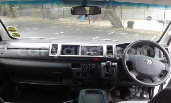 Acheter Occasion Voiture Toyota Hiace Blanc à Lusaka, Zambie Acheter Occasion Voiture Toyota Hiace Blanc à Lusaka, Zambie