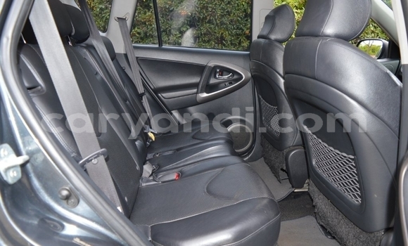 Acheter Occasion Voiture Toyota RAV4 Beige à Lusaka, Zambie Acheter Occasion Voiture Toyota RAV4 Beige à Lusaka, Zambie