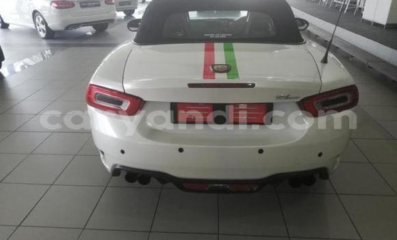 Acheter Occasion Voiture Abarth 124 Spider Blanc à Lusaka, Zambie Acheter Occasion Voiture Abarth 124 Spider Blanc à Lusaka, Zambie