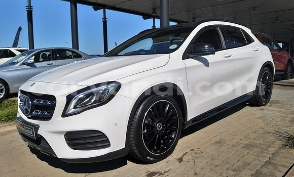 Nunua Ilio tumika Mercedes‒Benz GLA-klasse Nyekundu Gari ndani ya Chingola nchini Zambia Nunua Ilio tumika Mercedes‒Benz GLA-klasse Nyekundu Gari ndani ya Chingola nchini Zambia