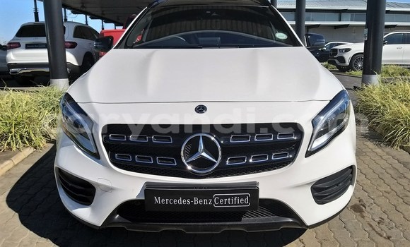 Nunua Ilio tumika Mercedes‒Benz GLA-klasse Nyekundu Gari ndani ya Chingola nchini Zambia Nunua Ilio tumika Mercedes‒Benz GLA-klasse Nyekundu Gari ndani ya Chingola nchini Zambia