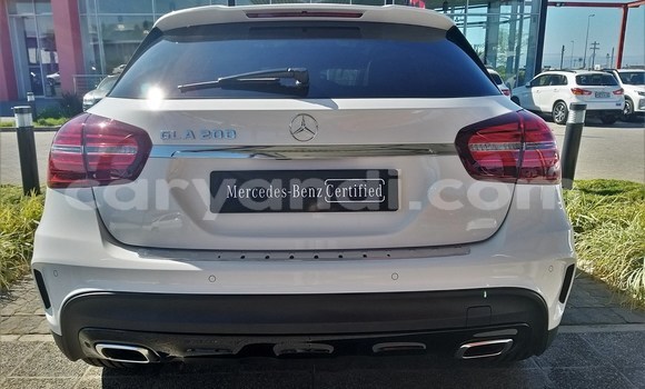 Nunua Ilio tumika Mercedes‒Benz GLA-klasse Nyekundu Gari ndani ya Chingola nchini Zambia Nunua Ilio tumika Mercedes‒Benz GLA-klasse Nyekundu Gari ndani ya Chingola nchini Zambia