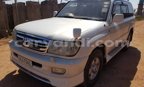 Acheter Occasion Voiture Toyota Land Cruiser Blanc à Lusaka, Zambie Acheter Occasion Voiture Toyota Land Cruiser Blanc à Lusaka, Zambie
