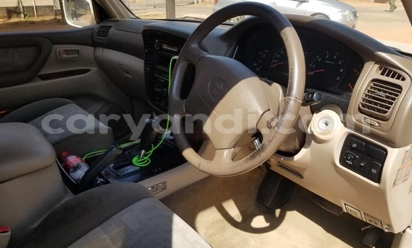 Acheter Occasion Voiture Toyota Land Cruiser Blanc à Lusaka, Zambie Acheter Occasion Voiture Toyota Land Cruiser Blanc à Lusaka, Zambie