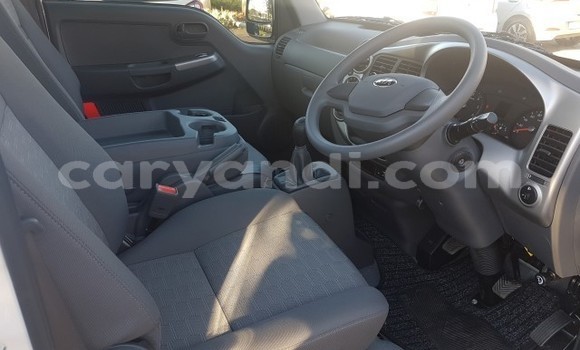 Acheter Occasion Voiture Kia K3 Blanc à Livingstone, Zambie Acheter Occasion Voiture Kia K3 Blanc à Livingstone, Zambie