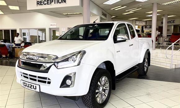 Tenga Tsaru Isuzu D–MAX Chena Mota in Lusaka in Zambia Tenga Tsaru Isuzu D–MAX Chena Mota in Lusaka in Zambia