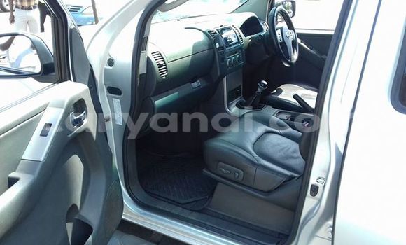 Acheter Occasion Voiture Nissan Navara Gris à Chipata, Zambie Acheter Occasion Voiture Nissan Navara Gris à Chipata, Zambie