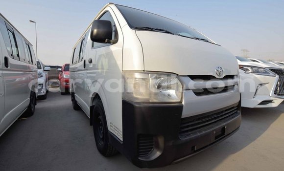 Acheter Import Voiture Toyota Hiace Blanc à Import - Dubai, Zambie Acheter Import Voiture Toyota Hiace Blanc à Import - Dubai, Zambie