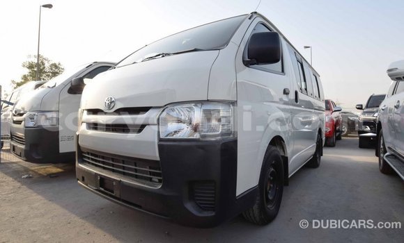 Acheter Import Voiture Toyota Hiace Blanc à Import - Dubai, Zambie Acheter Import Voiture Toyota Hiace Blanc à Import - Dubai, Zambie