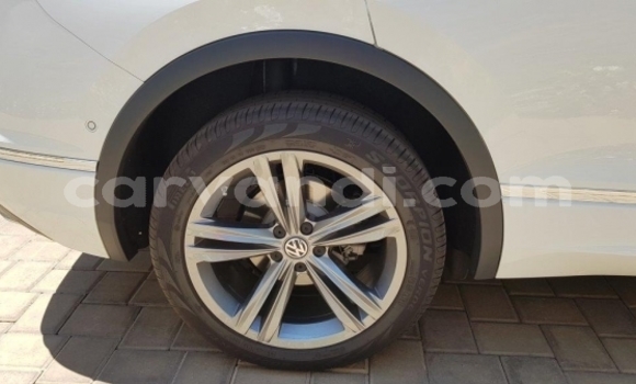 Nunua Ilio tumika Volkswagen Tiguan Nyeupe Gari ndani ya Chingola nchini Zambia Nunua Ilio tumika Volkswagen Tiguan Nyeupe Gari ndani ya Chingola nchini Zambia
