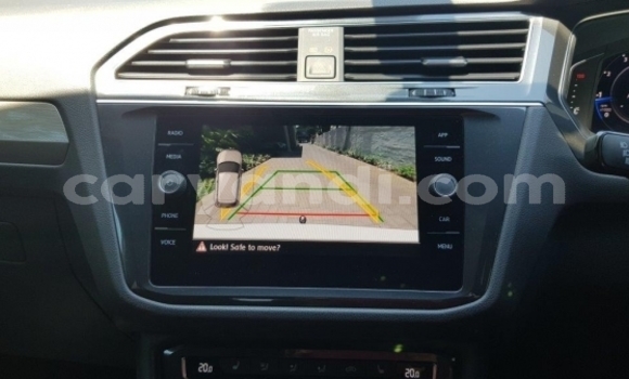 Nunua Ilio tumika Volkswagen Tiguan Nyeupe Gari ndani ya Chingola nchini Zambia Nunua Ilio tumika Volkswagen Tiguan Nyeupe Gari ndani ya Chingola nchini Zambia
