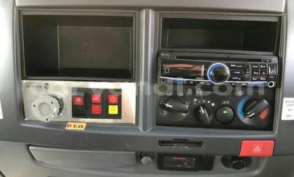 Acheter Occasion Utilitaire Isuzu FTR 850 Blanc à Lusaka, Zambie Acheter Occasion Utilitaire Isuzu FTR 850 Blanc à Lusaka, Zambie