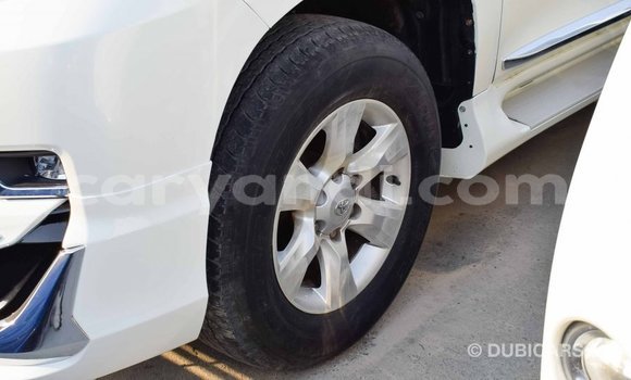 Acheter Import Voiture Toyota Prado Blanc à Import - Dubai, Zambie Acheter Import Voiture Toyota Prado Blanc à Import - Dubai, Zambie