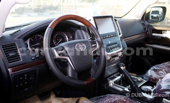 Nunua Imported Toyota Land Cruiser Nyeusi Gari ndani ya Import - Dubai nchini Zambia Nunua Imported Toyota Land Cruiser Nyeusi Gari ndani ya Import - Dubai nchini Zambia