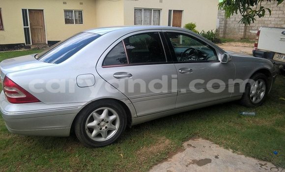 Acheter Occasion Voiture Mercedes‒Benz 190 Autre à Chingola, Zambie Acheter Occasion Voiture Mercedes‒Benz 190 Autre à Chingola, Zambie