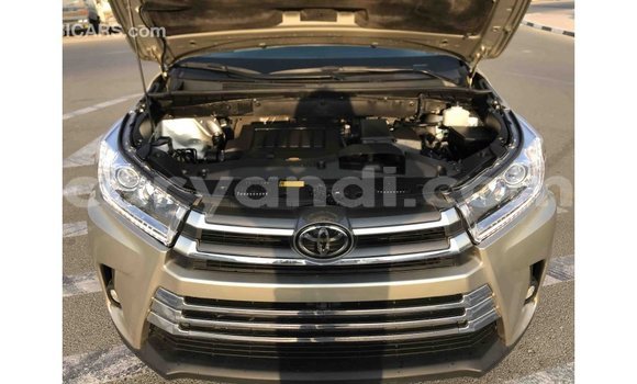 Tenga Imported Toyota Highlander Zvimwe Mota in Import - Dubai in Zambia Tenga Imported Toyota Highlander Zvimwe Mota in Import - Dubai in Zambia