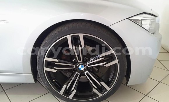 Acheter Occasion Voiture BMW 3–Series Gris à Lusaka, Zambie Acheter Occasion Voiture BMW 3–Series Gris à Lusaka, Zambie