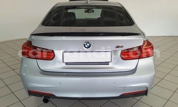 Acheter Occasion Voiture BMW 3–Series Gris à Lusaka, Zambie Acheter Occasion Voiture BMW 3–Series Gris à Lusaka, Zambie