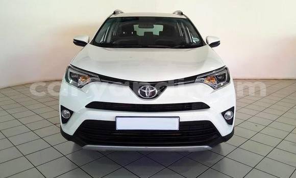 Nunua Ilio tumika Toyota RAV4 Nyeupe Gari ndani ya Lusaka nchini Zambia Nunua Ilio tumika Toyota RAV4 Nyeupe Gari ndani ya Lusaka nchini Zambia