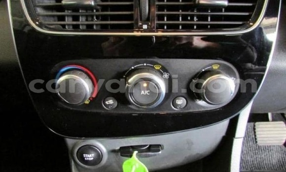 Tenga Tsaru Renault Clio Chena Mota in Lusaka in Zambia Tenga Tsaru Renault Clio Chena Mota in Lusaka in Zambia