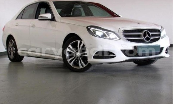Acheter Occasion Voiture Mercedes‒Benz E–Class Blanc à Lusaka, Zambie Acheter Occasion Voiture Mercedes‒Benz E–Class Blanc à Lusaka, Zambie