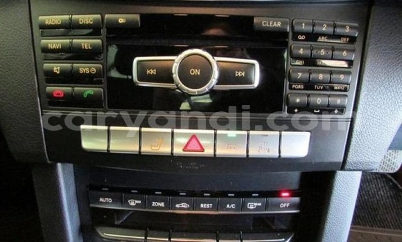 Acheter Occasion Voiture Mercedes‒Benz E–Class Blanc à Lusaka, Zambie Acheter Occasion Voiture Mercedes‒Benz E–Class Blanc à Lusaka, Zambie