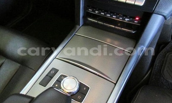 Acheter Occasion Voiture Mercedes‒Benz E–Class Blanc à Lusaka, Zambie Acheter Occasion Voiture Mercedes‒Benz E–Class Blanc à Lusaka, Zambie