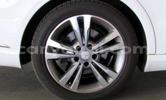 Acheter Occasion Voiture Mercedes‒Benz E–Class Blanc à Lusaka, Zambie Acheter Occasion Voiture Mercedes‒Benz E–Class Blanc à Lusaka, Zambie