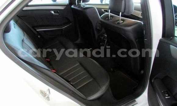 Acheter Occasion Voiture Mercedes‒Benz E–Class Blanc à Lusaka, Zambie Acheter Occasion Voiture Mercedes‒Benz E–Class Blanc à Lusaka, Zambie
