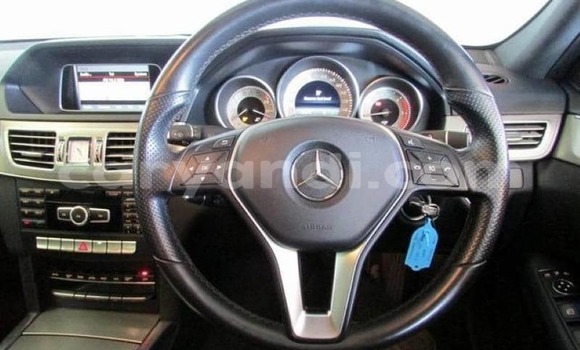 Acheter Occasion Voiture Mercedes‒Benz E–Class Blanc à Lusaka, Zambie Acheter Occasion Voiture Mercedes‒Benz E–Class Blanc à Lusaka, Zambie