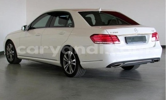 Acheter Occasion Voiture Mercedes‒Benz E–Class Blanc à Lusaka, Zambie Acheter Occasion Voiture Mercedes‒Benz E–Class Blanc à Lusaka, Zambie