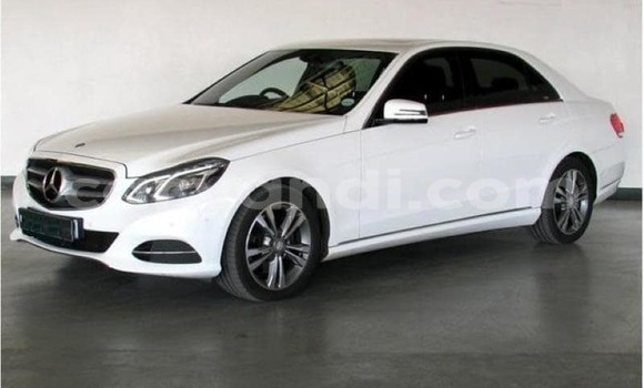 Acheter Occasion Voiture Mercedes‒Benz E–Class Blanc à Lusaka, Zambie Acheter Occasion Voiture Mercedes‒Benz E–Class Blanc à Lusaka, Zambie