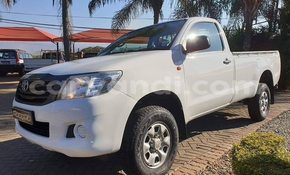Acheter Occasion Voiture Toyota Hilux Blanc à Lusaka, Zambie Acheter Occasion Voiture Toyota Hilux Blanc à Lusaka, Zambie