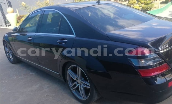 Tenga Tsaru Mercedes‒Benz E–Class Nhema Mota in Lusaka in Zambia Tenga Tsaru Mercedes‒Benz E–Class Nhema Mota in Lusaka in Zambia