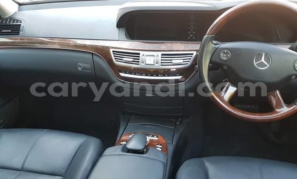 Tenga Tsaru Mercedes‒Benz E–Class Nhema Mota in Lusaka in Zambia Tenga Tsaru Mercedes‒Benz E–Class Nhema Mota in Lusaka in Zambia