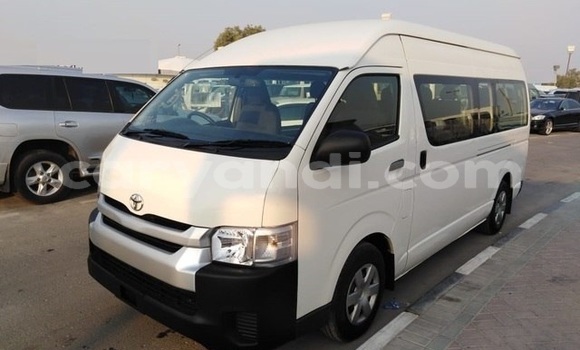 Acheter Import Voiture Toyota Hiace Blanc à Lusaka, Zambie Acheter Import Voiture Toyota Hiace Blanc à Lusaka, Zambie