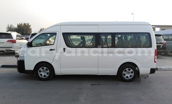 Acheter Import Voiture Toyota Hiace Blanc à Lusaka, Zambie Acheter Import Voiture Toyota Hiace Blanc à Lusaka, Zambie