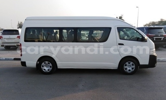 Acheter Import Voiture Toyota Hiace Blanc à Lusaka, Zambie Acheter Import Voiture Toyota Hiace Blanc à Lusaka, Zambie