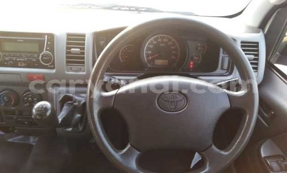 Acheter Import Voiture Toyota Hiace Blanc à Lusaka, Zambie Acheter Import Voiture Toyota Hiace Blanc à Lusaka, Zambie