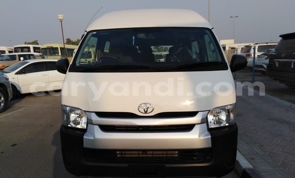 Acheter Import Voiture Toyota Hiace Blanc à Lusaka, Zambie Acheter Import Voiture Toyota Hiace Blanc à Lusaka, Zambie