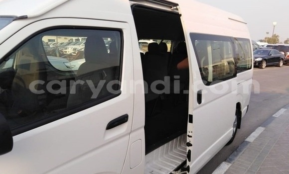 Acheter Import Voiture Toyota Hiace Blanc à Lusaka, Zambie Acheter Import Voiture Toyota Hiace Blanc à Lusaka, Zambie