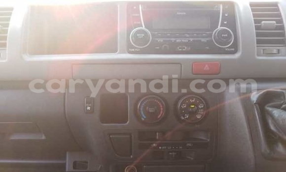 Acheter Import Voiture Toyota Hiace Blanc à Lusaka, Zambie Acheter Import Voiture Toyota Hiace Blanc à Lusaka, Zambie