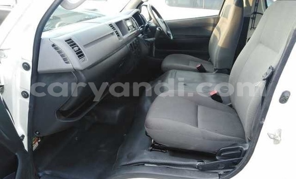 Acheter Import Voiture Toyota Hiace Blanc à Lusaka, Zambie Acheter Import Voiture Toyota Hiace Blanc à Lusaka, Zambie