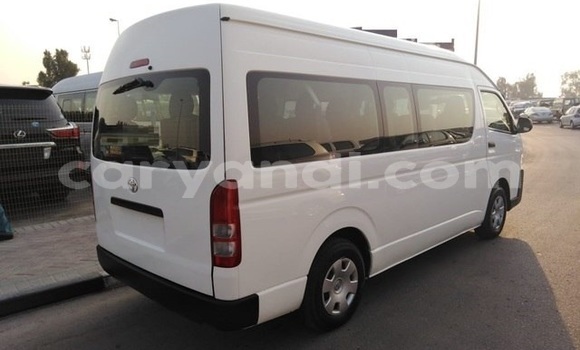 Acheter Import Voiture Toyota Hiace Blanc à Lusaka, Zambie Acheter Import Voiture Toyota Hiace Blanc à Lusaka, Zambie