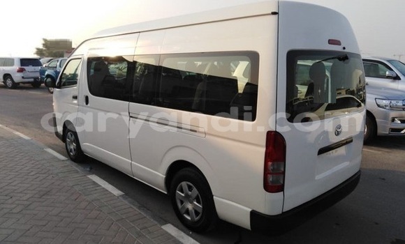 Acheter Import Voiture Toyota Hiace Blanc à Lusaka, Zambie Acheter Import Voiture Toyota Hiace Blanc à Lusaka, Zambie