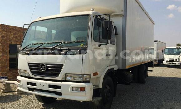 Acheter Occasion Utilitaire Nissan UD Blanc à Lusaka, Zambie Acheter Occasion Utilitaire Nissan UD Blanc à Lusaka, Zambie